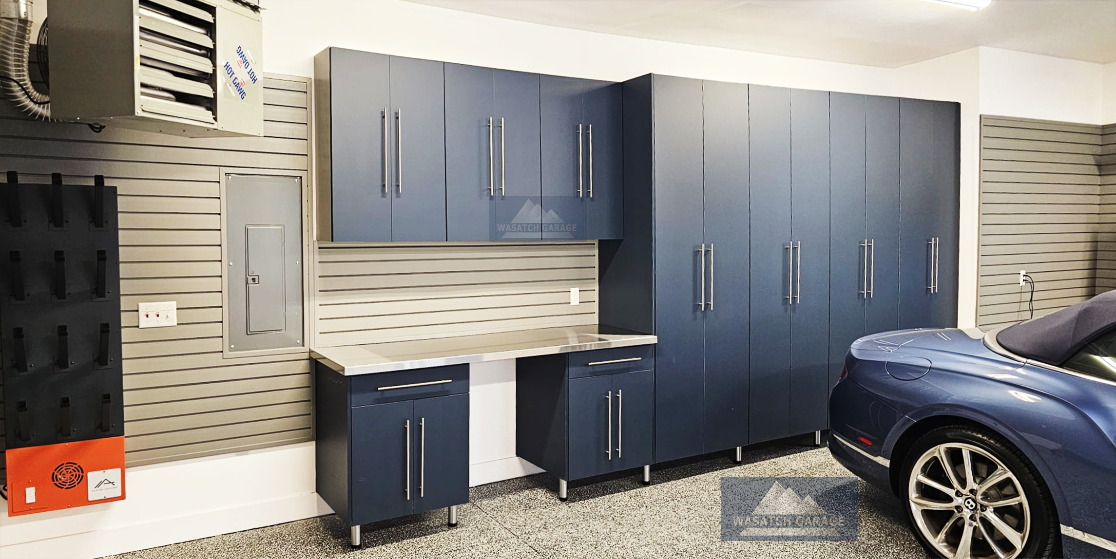 Utah-luxury-Wasatch-Garage-Garage-luxury-Rolls-Royce-Spectre-blue-Utah-Promontory