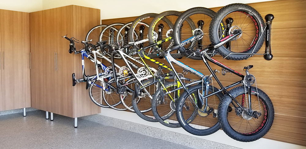 garage-installation-organizer-bicycle-wood-wall